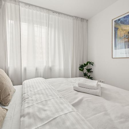 Rentplanet - Apartamenty Przy Palacu Kultury I Nauki Warsaw Ngoại thất bức ảnh