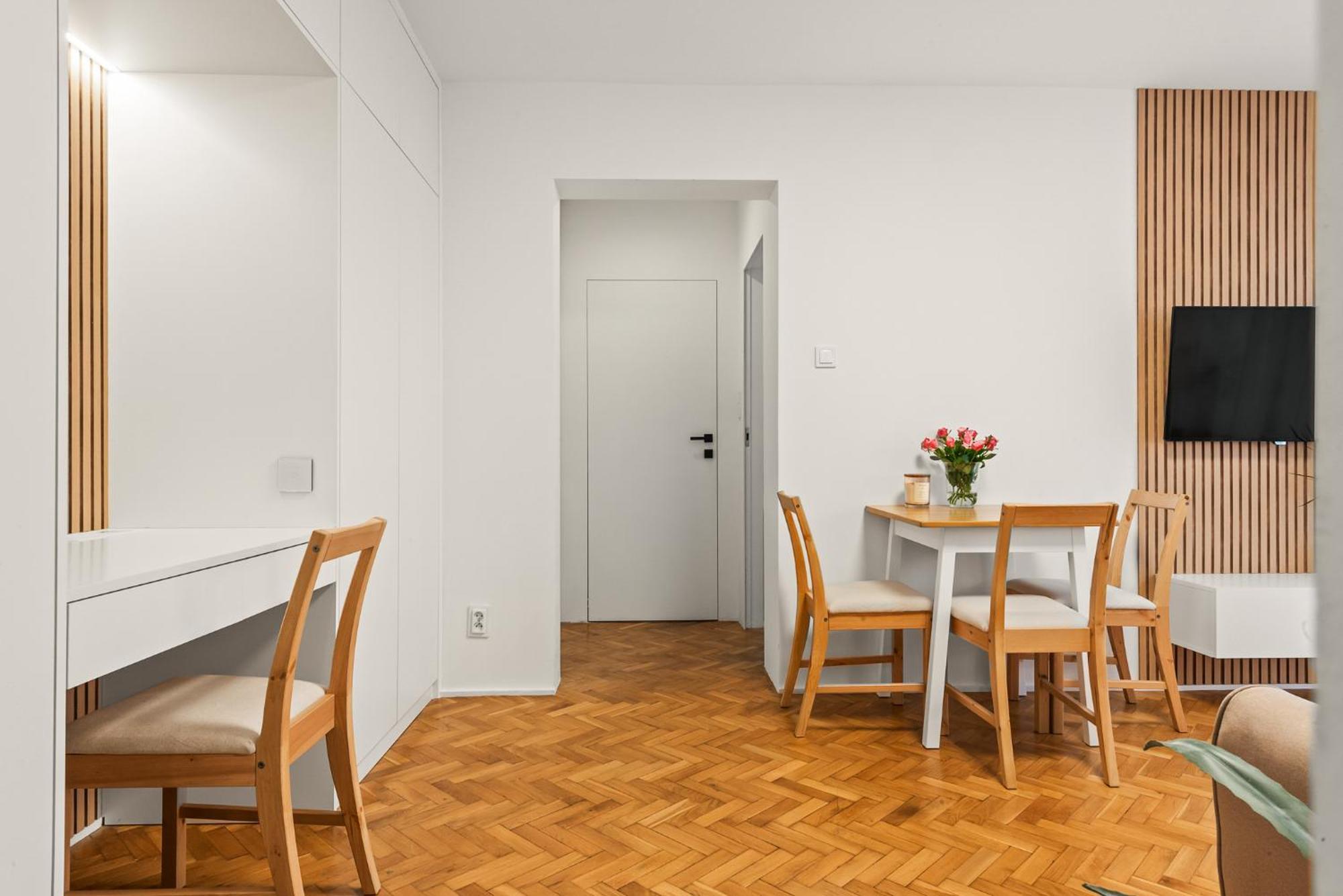 Rentplanet - Apartamenty Przy Palacu Kultury I Nauki Warsaw Ngoại thất bức ảnh